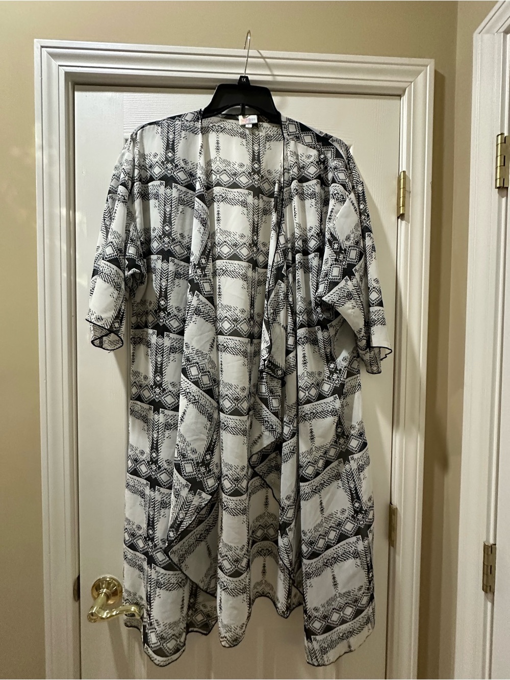 LuLaRoe Black and White Tribal-Print Kimono